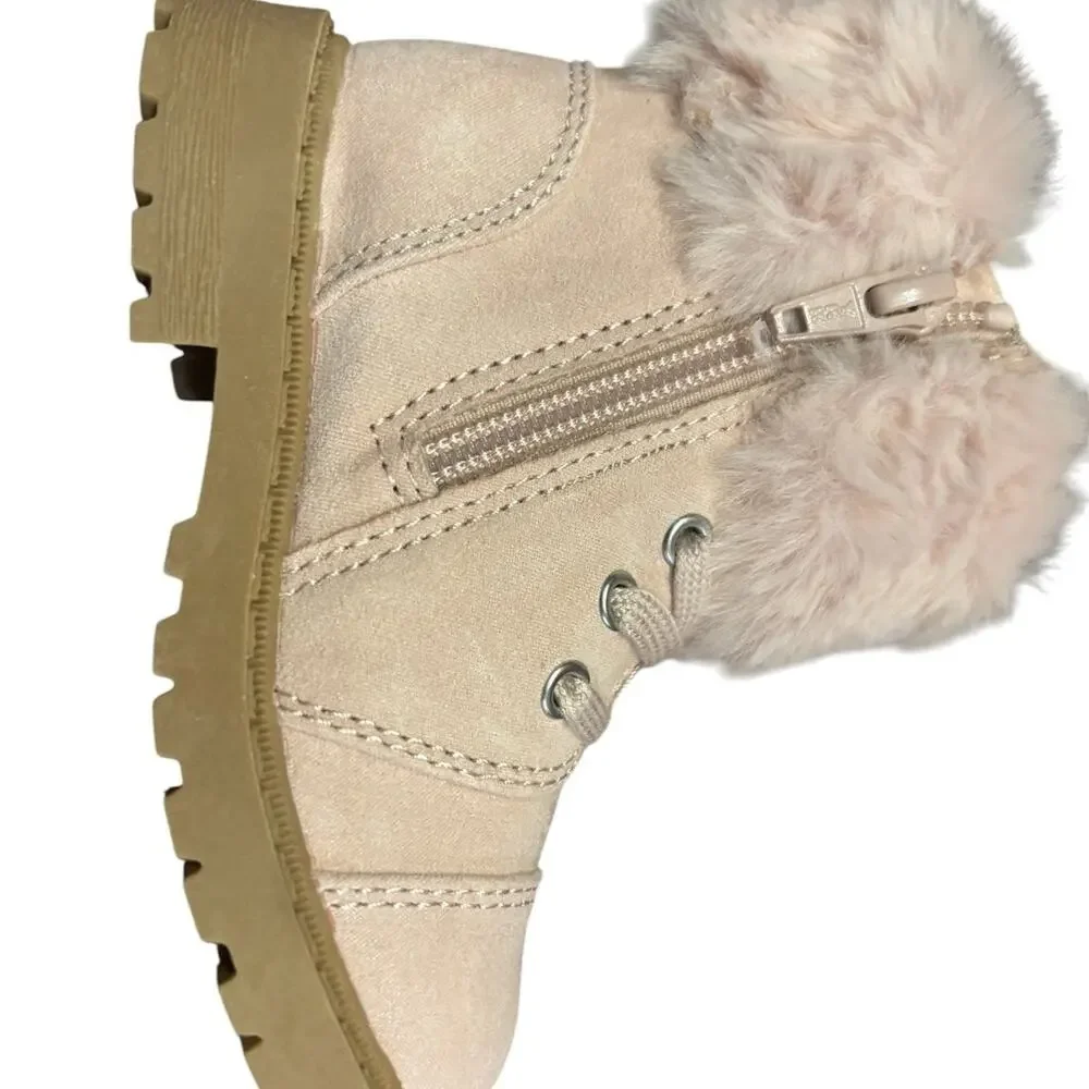 Old Navy NWT Size 7 fur lined girls boots